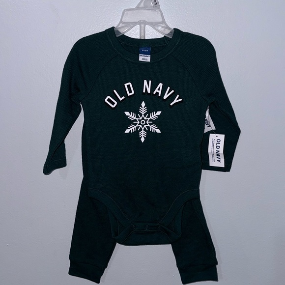 Old Navy Other - Old Navy Snowflake Set Size 6-12 months